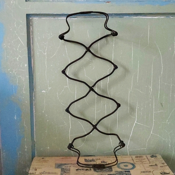 Vintage Casserole Dish Trivet Expandable Holder - Picture 5 of 9